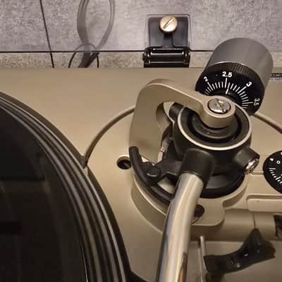 Technics SL-1600 1980 - Silver image 12