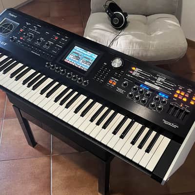 Roland V-Synth GT 61-Key Elastic Audio Synthesizer 2007 - 2009 - Black