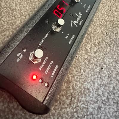 Fender Rumble Stage 800 2x10" 800-Watt Modeling Bass Combo 2018 - Present - Black image 3