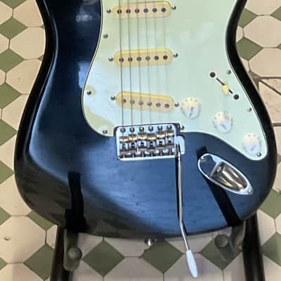 Fender MADE IN JAPAN STANDARD STRATOCASTER 1985