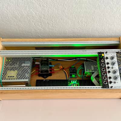 Eurorack case 4U 84HP - Angled - Powered - Oak wood image 1