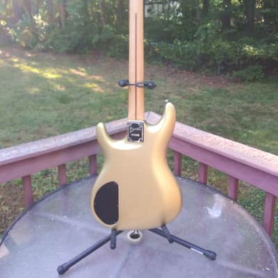 Ibanez JS2000-CG Joe Satriani Signature 2002 - 2004 - Champagne Gold image 2