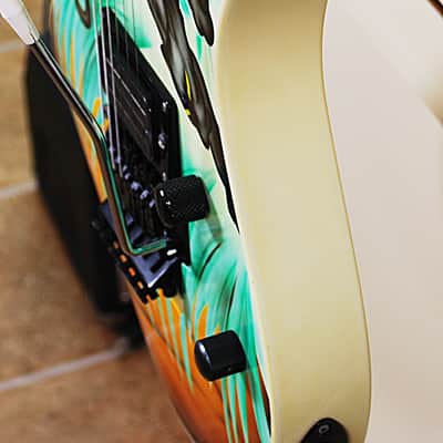 Robin 1989 Raider Guitar Custom Panther Graphic w Non-Original HSC image 3