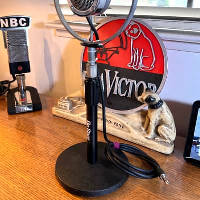 Vintage 1940's Style Astatic D104 Microphone, a fully functional NBC prop...READ image 9