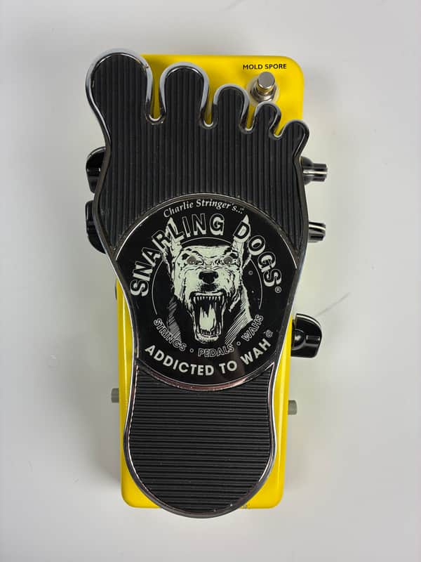 Snarling Dogs Mold Spore Wah