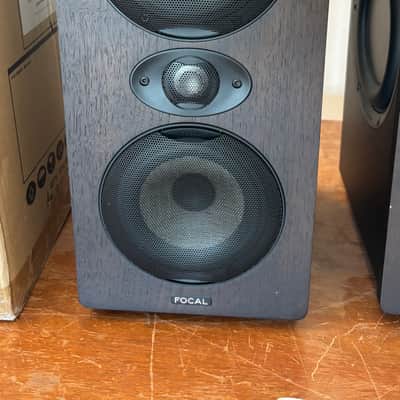 Focal Shape Twin (2020 Walnut Finish) Local Pickup in Nashville image 3