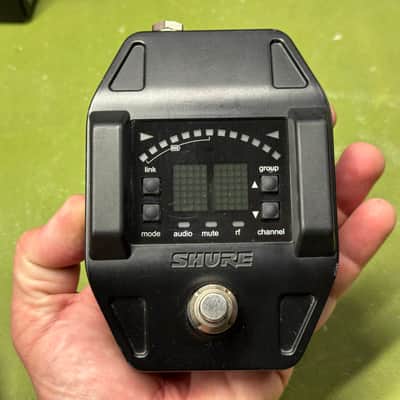 Shure GLXD16 Guitar Wireless System w extra transmitter image 7