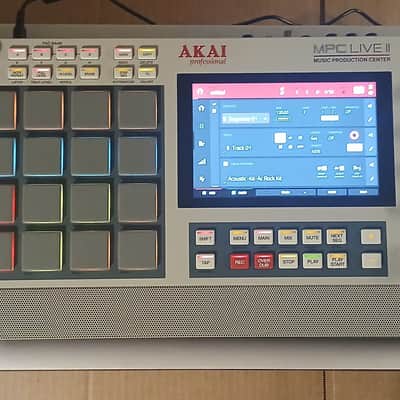 Akai MPC Live II Standalone Sampler / Sequencer Retro Edition 2020 - Present - Grey image 3