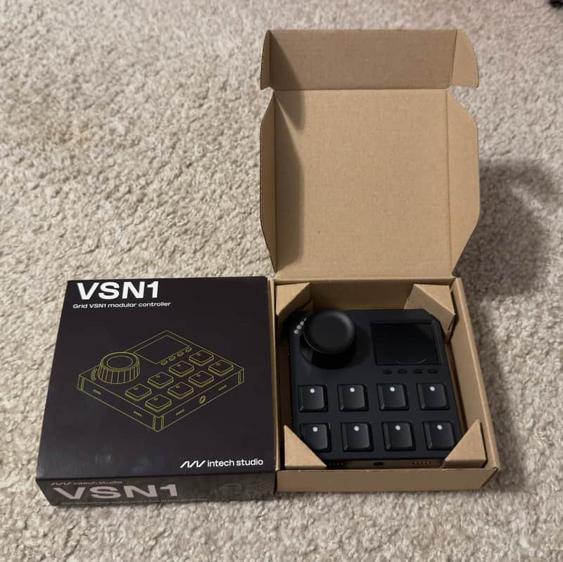 Intech Studio VSN1-R 2025 - Black image 1