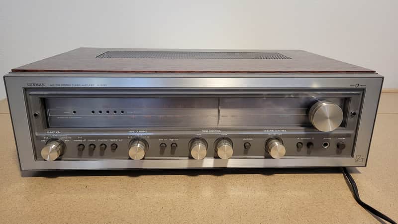 Vintage Stereo Receiver Luxman R-3030 image 1