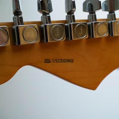 Fender American Professional II Stratocaster with Rosewood Fretboard 2020 - Present - 3-Color Sunburst image 3