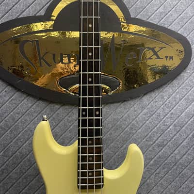 Kay Starter Series Bass Vintage White Cream Short Scale image 9