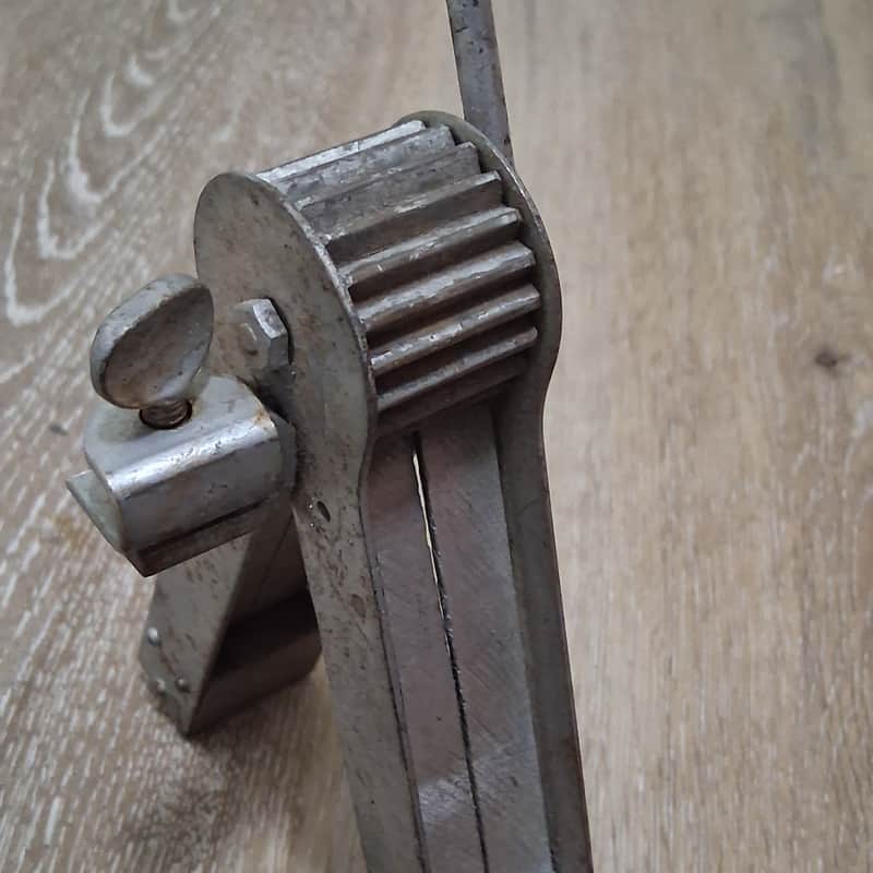 Leedy ratchet 1920s - Wood image 1