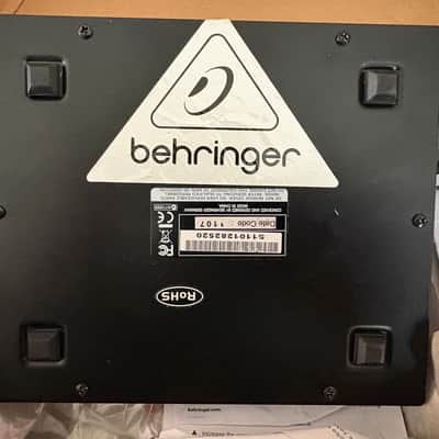 Behringer VM1 Vintage Time Machine Delay / Vibrato 2010s - Cream White / Black image 4