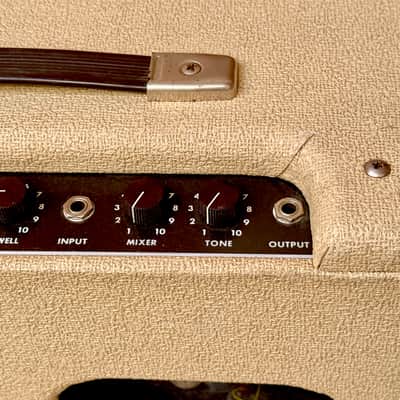 Fender Reverb Unit 1963 - White Tolex image 13