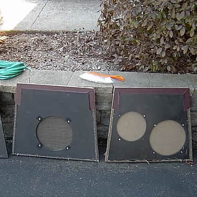 Tone Junkie speaker cabinet with varied baffles, casters image 5