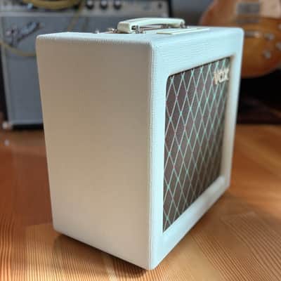 LIKE NEW - Vox AC4TV Tube Guitar Amp - Compact 4W Class A All-Tube Combo Amplifier image 4