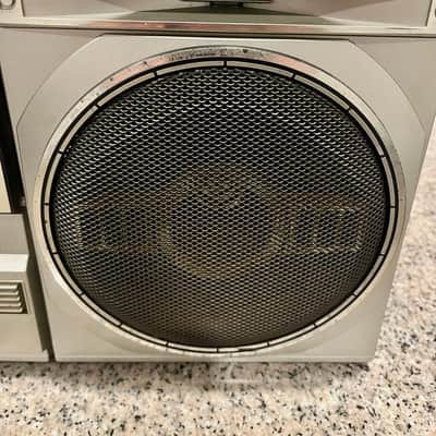 Sanyo M9935K 1982 Vintage Boombox Works well. image 5