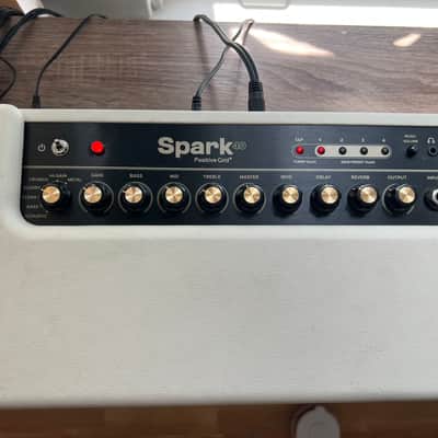 Positive Grid Spark 40 40-Watt 2x4" Modeling Guitar Combo 2020 Pearl White image 3
