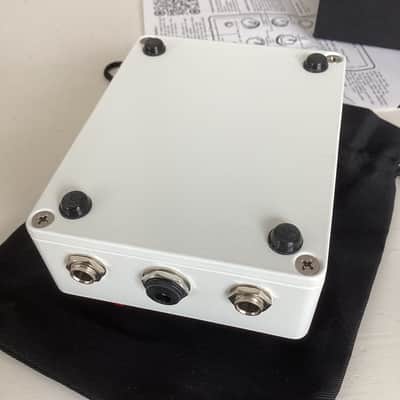 Analog Music Company SHSL So High So Low Preamp + Filter Pedal (White) image 5
