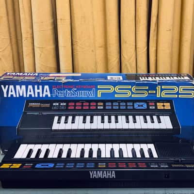 Yamaha PSS-125 Keyboard with original box 1980s image 2