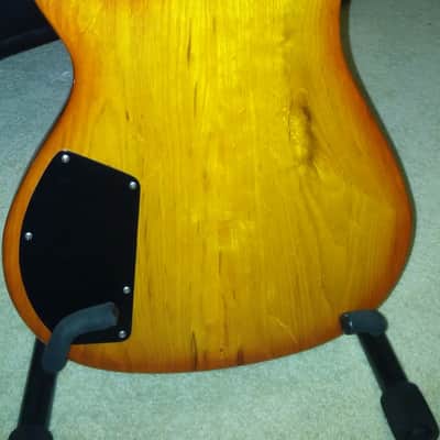 G&L L-5500 1995 Honeyburst image 5