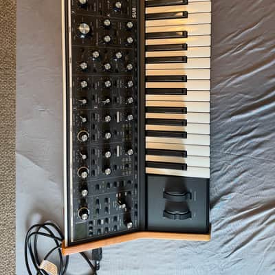 Moog Subsequent 37 Analog Synth 2017 - Present - Black image 4