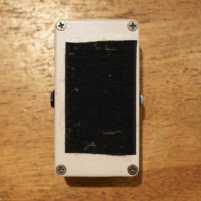 Catalinbread Heliotrope Harmonic Pixelator Analog Bit Crusher Pedal White - Used image 4