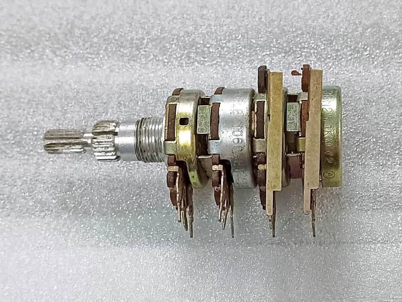 SANSUI 1060321 control pot 250K 4 sections image 1