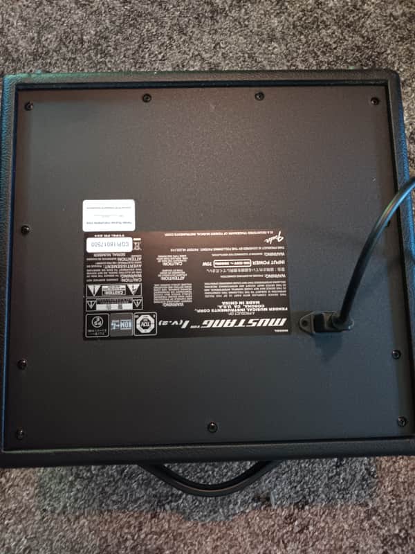 Fender Mustang I combo amp image 1