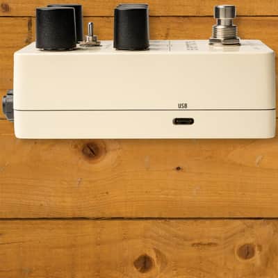 Universal Audio Evermore Studio Reverb Guitar Pedal image 2