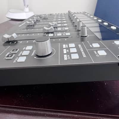 Solid State Logic SSL UF8 DAW Controller 2021 - Present - Black image 2
