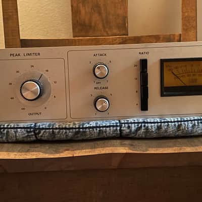 Urei Universal Audio 1176LN Rev. H Limiting Amplifier | Reverb