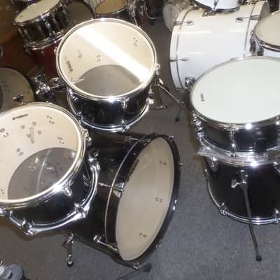 Yamaha Gigmaker 5-Piece Standard Drum Set with 22" Bass Drum  Black Glitter image 3