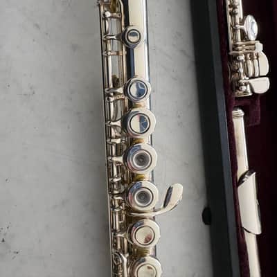 Yamaha YFL-481 Intermediate B-Foot Flute 2010s - Silver image 13