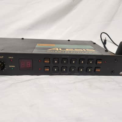 Peavey ULTRAVERB Digital Stereo Multi-Effects Processor w/ power supply image 2