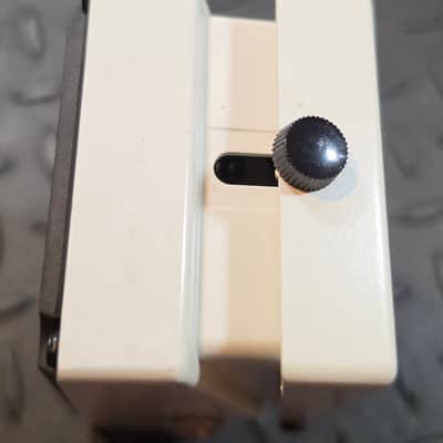 Boss TU-2 Chromatic Tuner 1998 - 2009 - White Tuning Pedal image 7