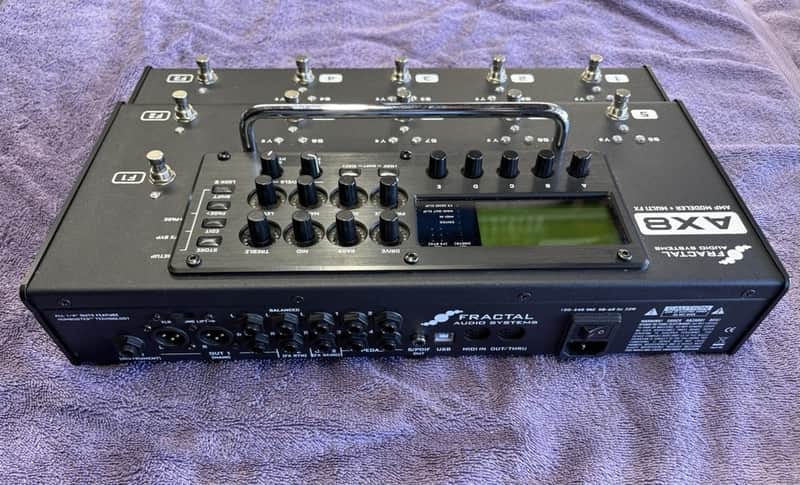 Fractal Audio Systems AX8 Amp Modeler/Multi-FX Processor - Black