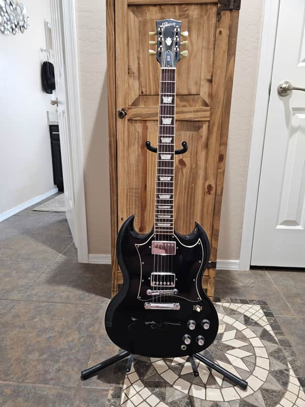 Gibson SG signed by Tony Iommi 1997 - Gloss Black