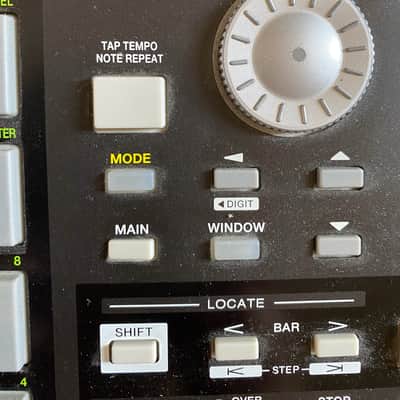 Akai MPC1000 Black w/ JJOS + 2gb memory card Bild 4