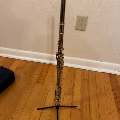 Yamaha YFL-222 Standard Flute w/ extra b foot joint image 2