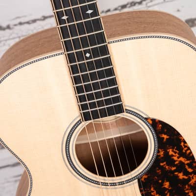 Larrivee OM-40 Mahogany Back and Sides (OM-40 MH-0) image 15