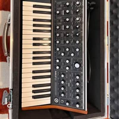 Moog Sub 37 Tribute Edition 2010s - Black