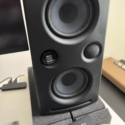 PreSonus Eris E44 2-Way Dual 4.5" Active Studio Monitor (Single) 2015 - Present - Black image 1