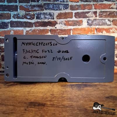 Mystic Effects Co Facade Fuzz in Vintage Industrial Foot Pedal *NEW* (2025 - Grey) image 3