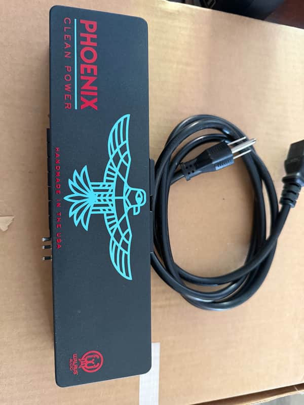 Walrus Audio Phoenix 120V Clean Power Supply 2015 - Present - Cobalt / Light Blue Bird image 1
