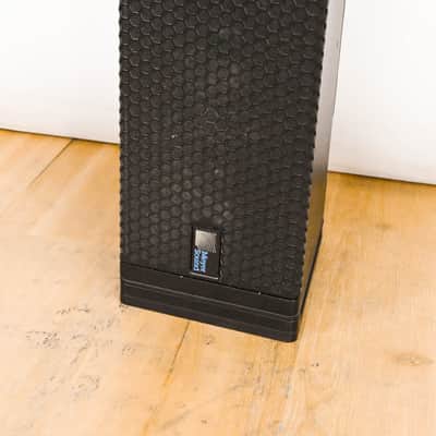 Meyer Sound M1D Ultra-Compact Curvilinear Array Loudspeaker CG013CE image 3