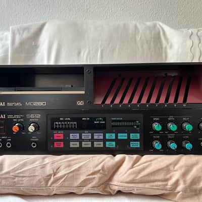 Akai S-612 sampler + MD 280 disk drive