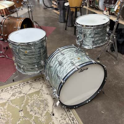 Ludwig 13-16-22 "Super Classic" 1960s - Sky Blue Pearl image 3