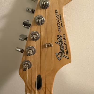 Fender Mexican Stratocaster w/bag & accessories image 4